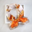 Satengskjerf orange og beige thumbnail