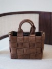 Flettet brun semsket skinnveske thumbnail