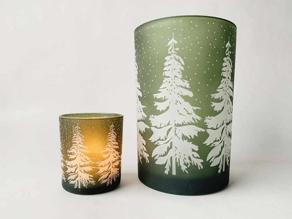 Prisen gjelder for det største glasset på bildet.