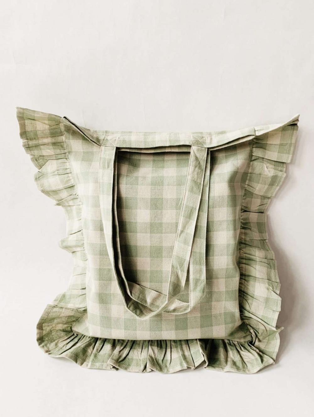 Herlig serie med stor og liten toalett veske samt veske i samme stoff! Denne vesken er 45 x 45 cm.